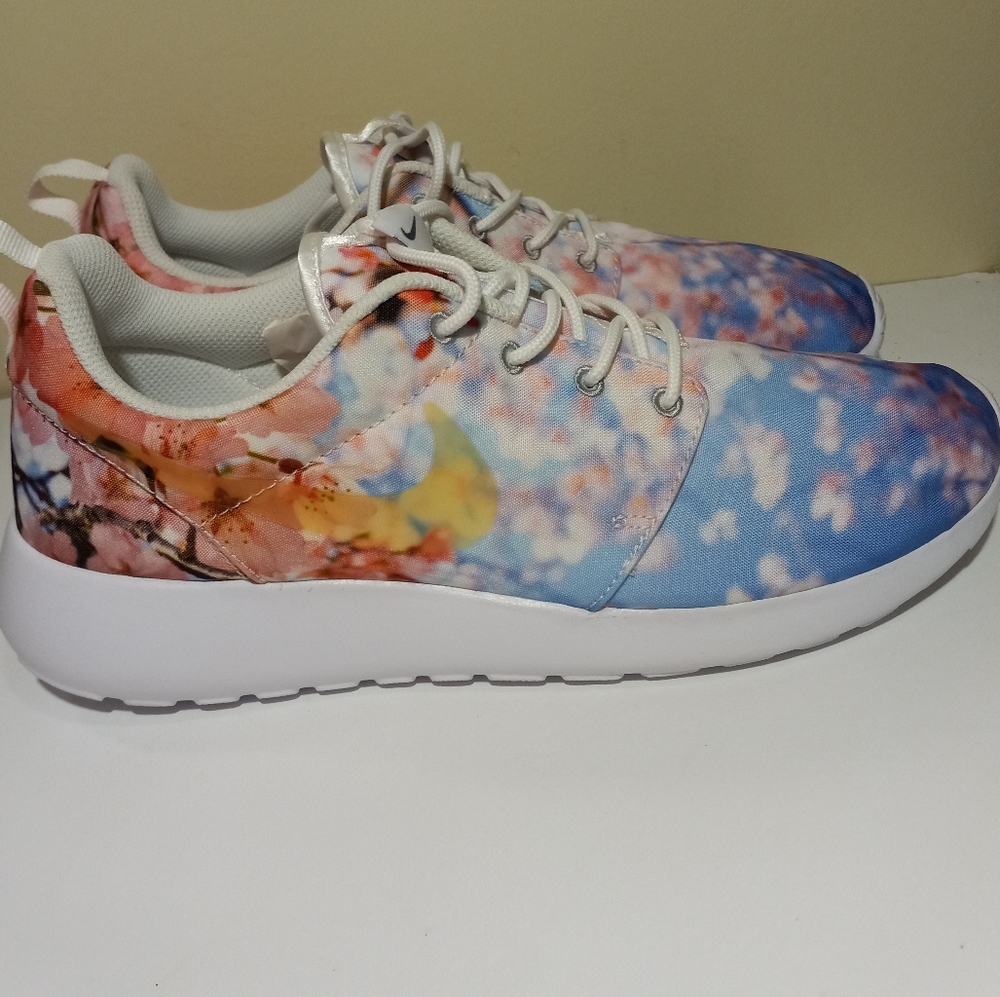 Nike Roshe One Cherry Blossom Sneakers